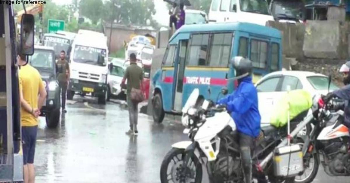 Traffic halted amid heavy rains at Jammu-Srinagar National Highway